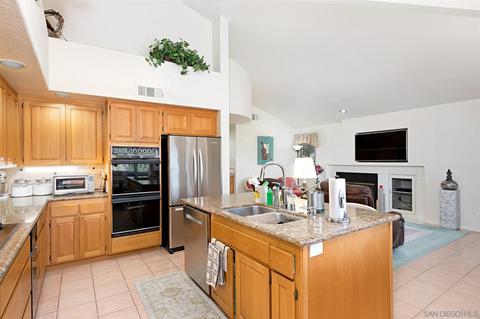 1826 Gamble Ln, Escondido, CA 92029 photo 4