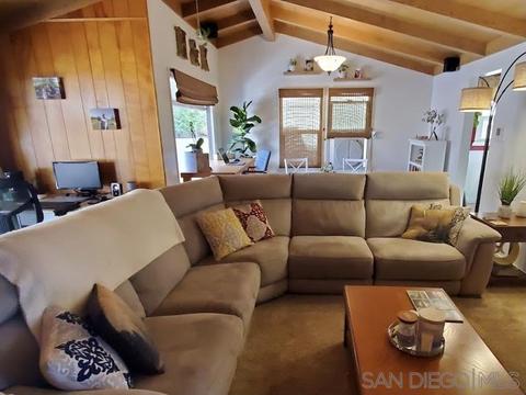 340 Avalon Dr, Vista, CA 92084 photo 3
