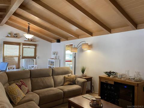 340 Avalon Dr, Vista, CA 92084 photo 4