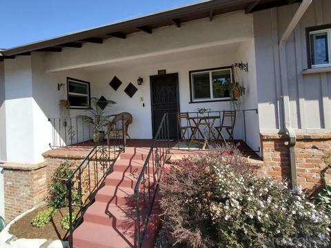 340 Avalon Dr, Vista, CA 92084 photo 2