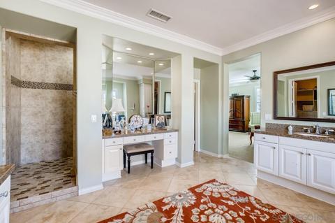 7526 Circulo Sequoia, Carlsbad, CA 92009 photo 16