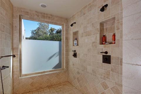 1745 Valdes Dr, La Jolla, CA 92037 photo 16