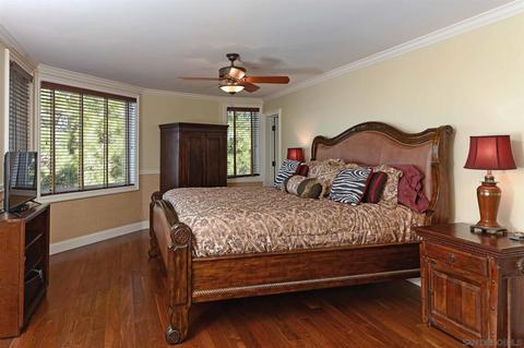 1745 Valdes Dr, La Jolla, CA 92037 photo 23