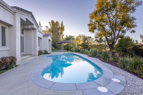 1207 Valencia Dr, Escondido, CA 92025 photo 2