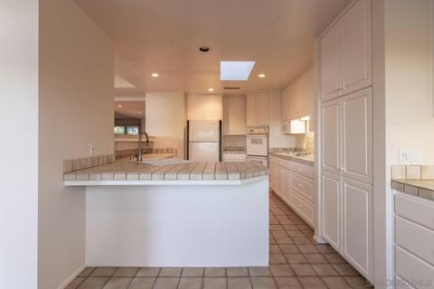 1207 Valencia Dr, Escondido, CA 92025 photo 8