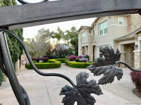 694 Cypress Hills Dr, Encinitas, CA 92024 photo 3