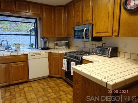 2457 Coach Dr, Spring Valley, CA 91978 photo 18