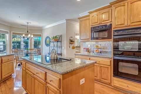 2035 Mango Gln, Vista, CA 92084 photo 16