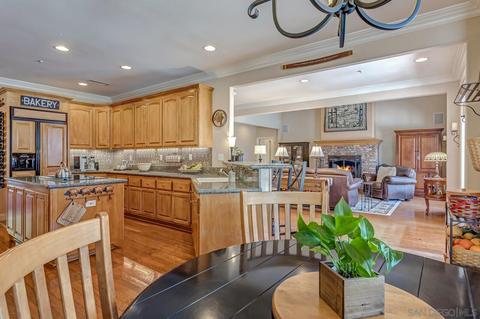 2035 Mango Gln, Vista, CA 92084 photo 17