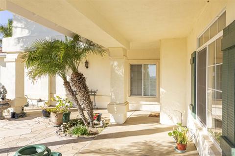 1395 Tierra Roja Dr, Fallbrook, CA 92028 photo 5