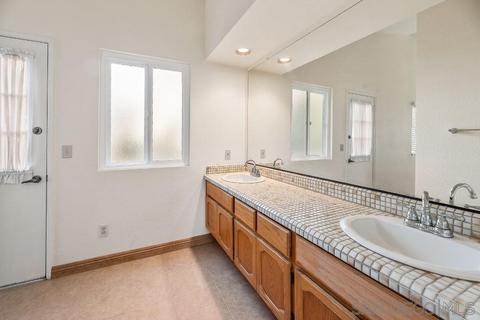 14266 Woodcreek Rd, Poway, CA 92064 photo 33