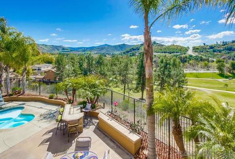 2209 Mesa Oak Pl, Escondido, CA 92027 photo 2