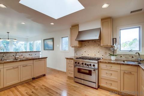 2114 Murcia Ct, La Jolla, CA 92037 photo 10