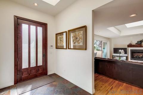 2114 Murcia Ct, La Jolla, CA 92037 photo 2
