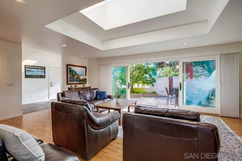 2114 Murcia Ct, La Jolla, CA 92037 photo 4