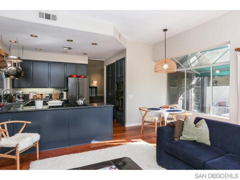 1452 Caminito Solidago, La Jolla, CA 92037 photo 3
