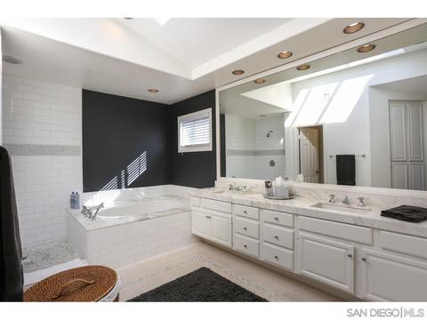 1452 Caminito Solidago, La Jolla, CA 92037 photo 5