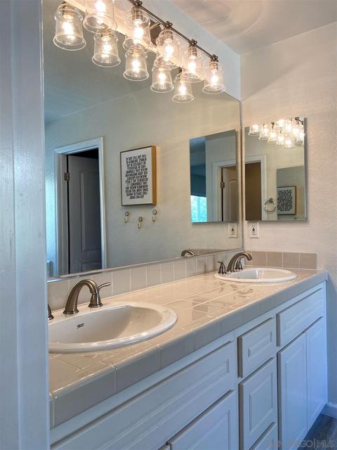 1072 Greenway Rd, Oceanside, CA 92057 photo 17