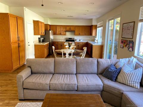 1072 Greenway Rd, Oceanside, CA 92057 photo 7