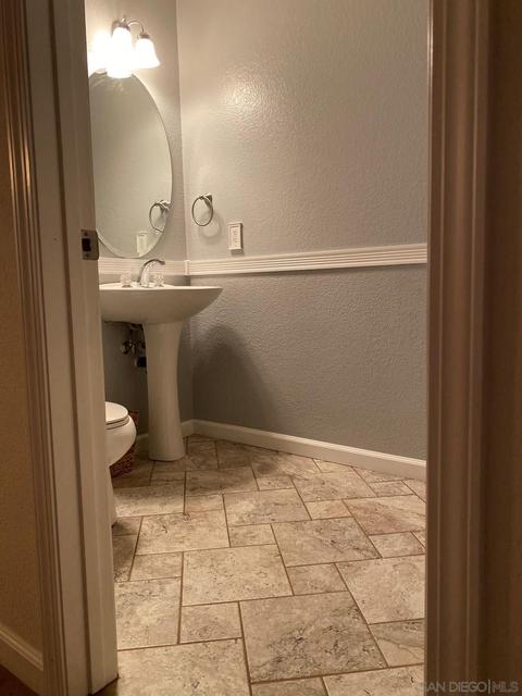 1072 Greenway Rd, Oceanside, CA 92057 photo 4