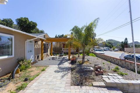 1383 Somermont Dr, El Cajon, CA 92021 photo 2