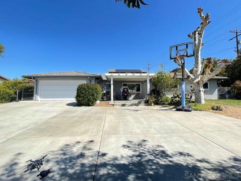 2090 Alexander Dr, Escondido, CA 92025 photo 2