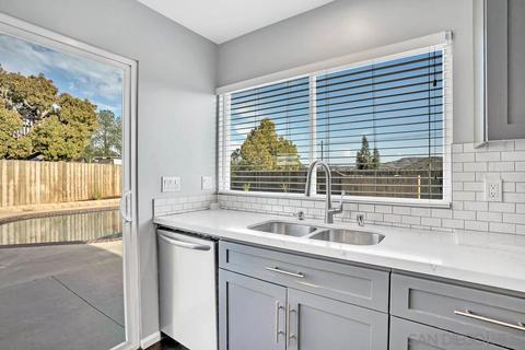 10937 Magna Ln, Lakeside, CA 92040 photo 6