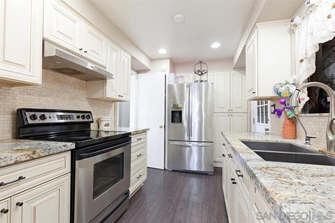1393 Mclane Ln, Escondido, CA 92026 photo 3
