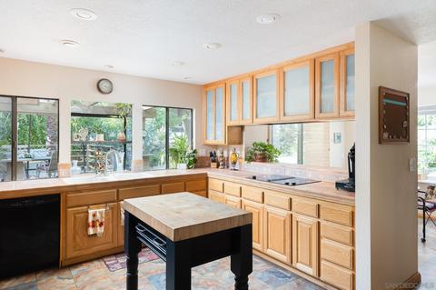 20 Lake Helix Dr, La Mesa, CA 91941 photo 8