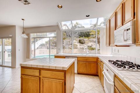 934 Gallery Dr, Oceanside, CA 92057 photo 8