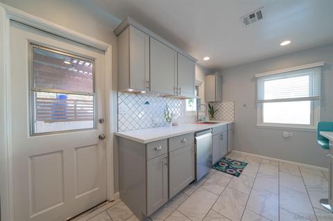 8444 El Paso St, La Mesa, CA 91942 photo 8