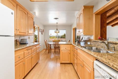 2465 Reill View Dr, Escondido, CA 92025 photo 7