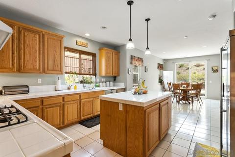 5563 Nanday Ct, Oceanside, CA 92057 photo 11