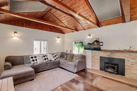 15575 Oakvale Rd, Escondido, CA 92027 photo 4