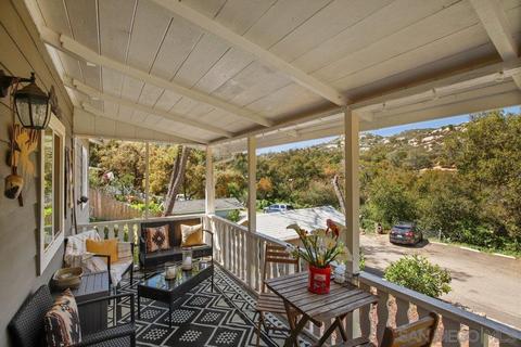 15575 Oakvale Rd, Escondido, CA 92027 photo 2