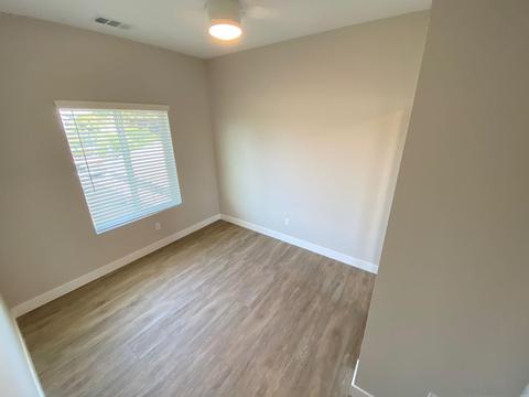 5243 E Falls View Dr, San Diego, CA 92115 photo 19