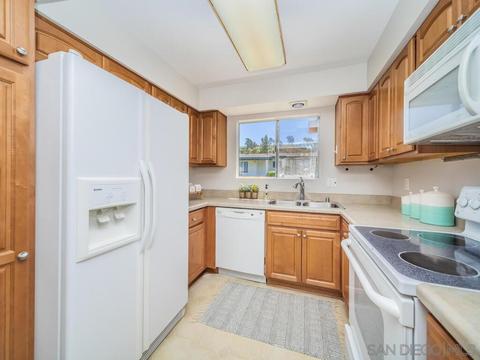 4406 Chickadee Way, Oceanside, CA 92057 photo 9