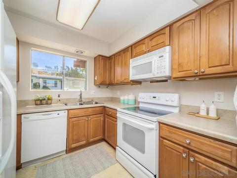 4406 Chickadee Way, Oceanside, CA 92057 photo 8