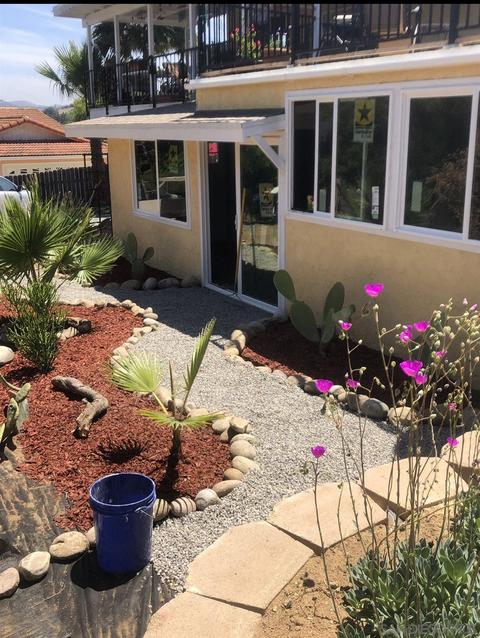 1237 Sandra Cir, Vista, CA 92083 photo 4