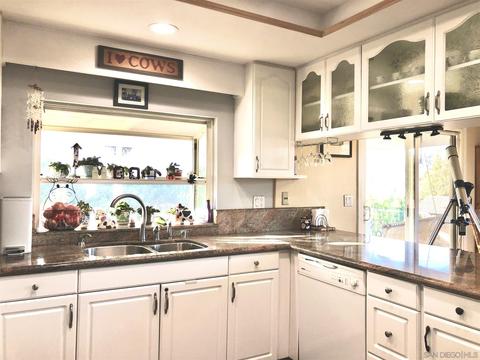 1237 Sandra Cir, Vista, CA 92083 photo 9