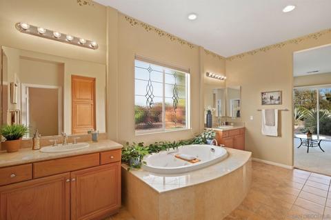 2074 Amparo Ct, Escondido, CA 92025 photo 30