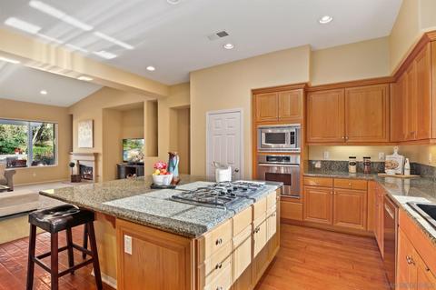 2074 Amparo Ct, Escondido, CA 92025 photo 19