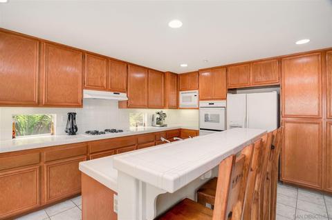 2128 Pointe Pkwy, Spring Valley, CA 91978 photo 4