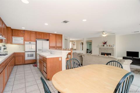2128 Pointe Pkwy, Spring Valley, CA 91978 photo 6