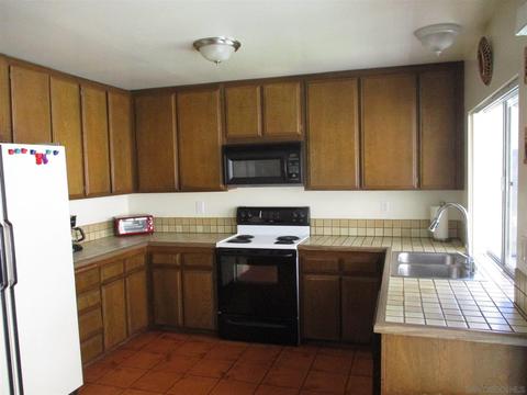 10528 Moorpark St, Spring Valley, CA 91978 photo 3