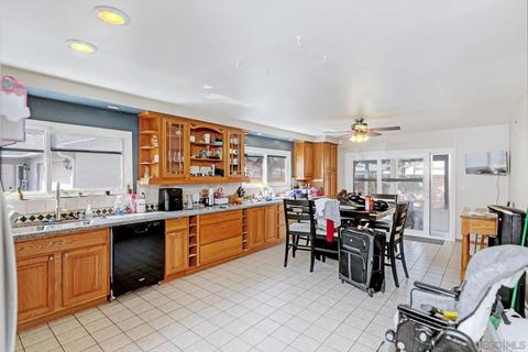 8594 Lake Bluffs Cir, Spring Valley, CA 91977 photo 1