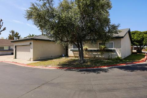 8594 Lake Bluffs Cir, Spring Valley, CA 91977 photo 4