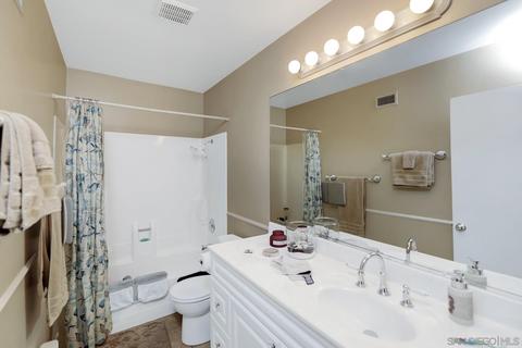 8594 Lake Bluffs Cir, Spring Valley, CA 91977 photo 14