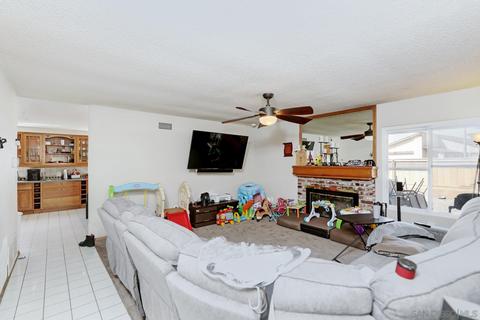 8594 Lake Bluffs Cir, Spring Valley, CA 91977 photo 7
