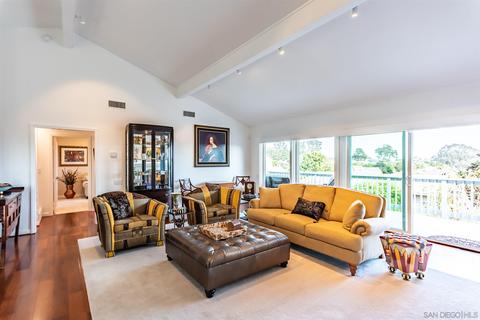 2081 Caminito Circulo Norte, La Jolla, CA 92037 photo 14